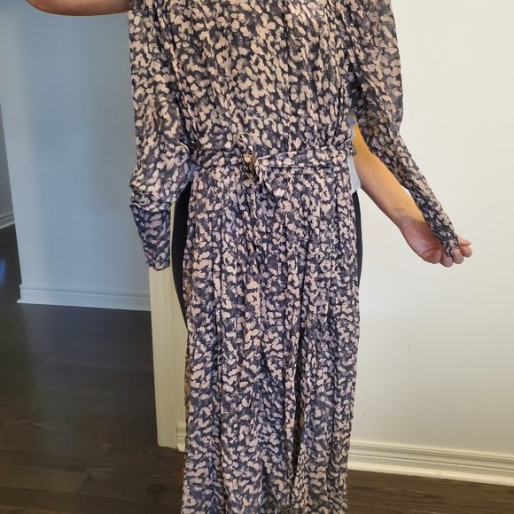 Dress - Picture 4 of 5